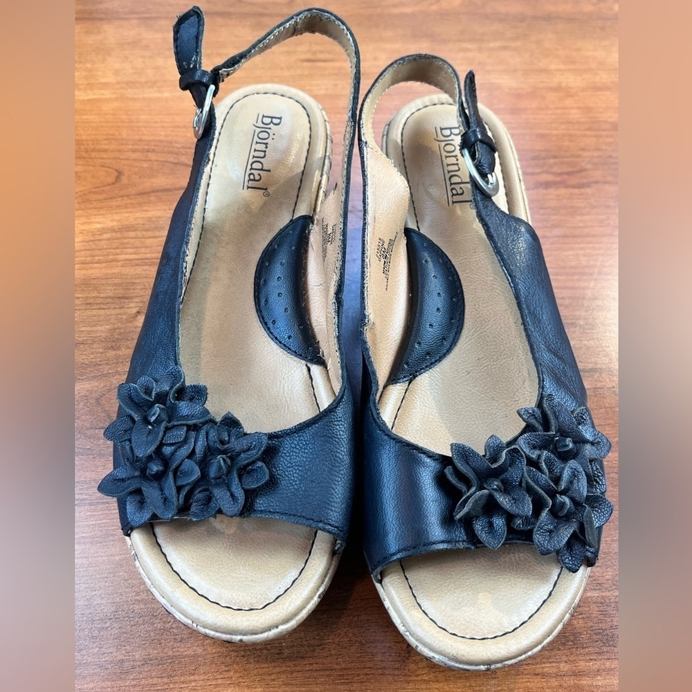 Bjorndal Daphne Leather Wedge Sandals Flower Detail Sz 8 Cork Slingback Rubber